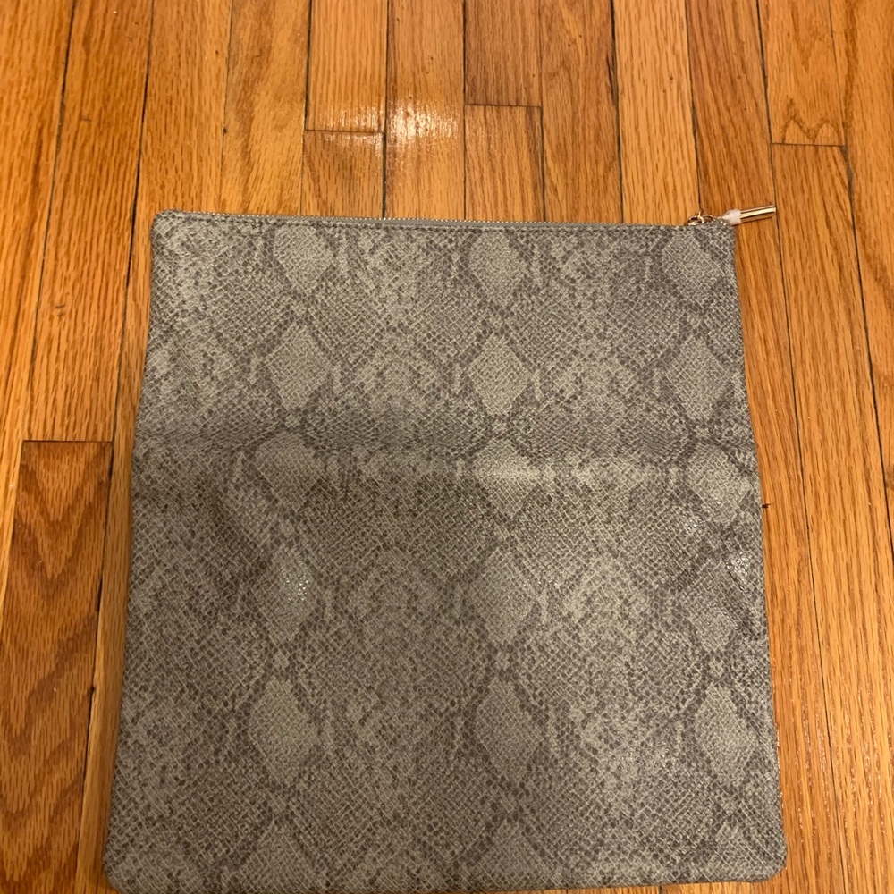 Clutch - Picture 3 of 9